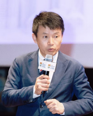 
	港大經管學院院長兼經濟學講座教授及中國經濟研究所所長蔡洪濱教授致歡迎辭。

