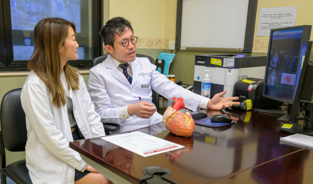 HKUMed study finds no clear link between GLP‑1 use and ischaemic optic neuropathy, and shows that obese cardiac patients may improve long‑term atrial fibrillation ablation outcomes through weight control along with appropriate medication.
 